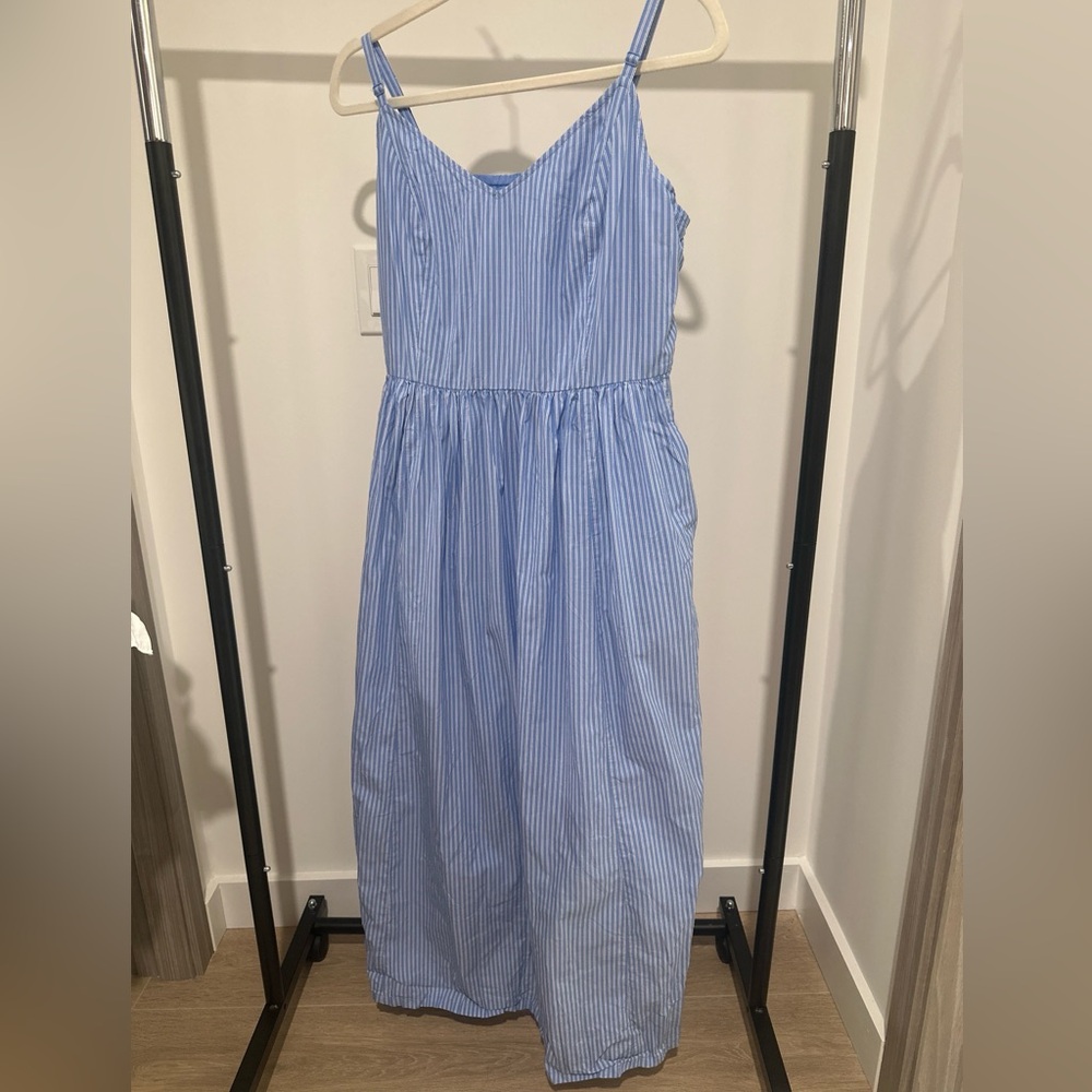 Chic Blue and White Striped Dress with Pockets